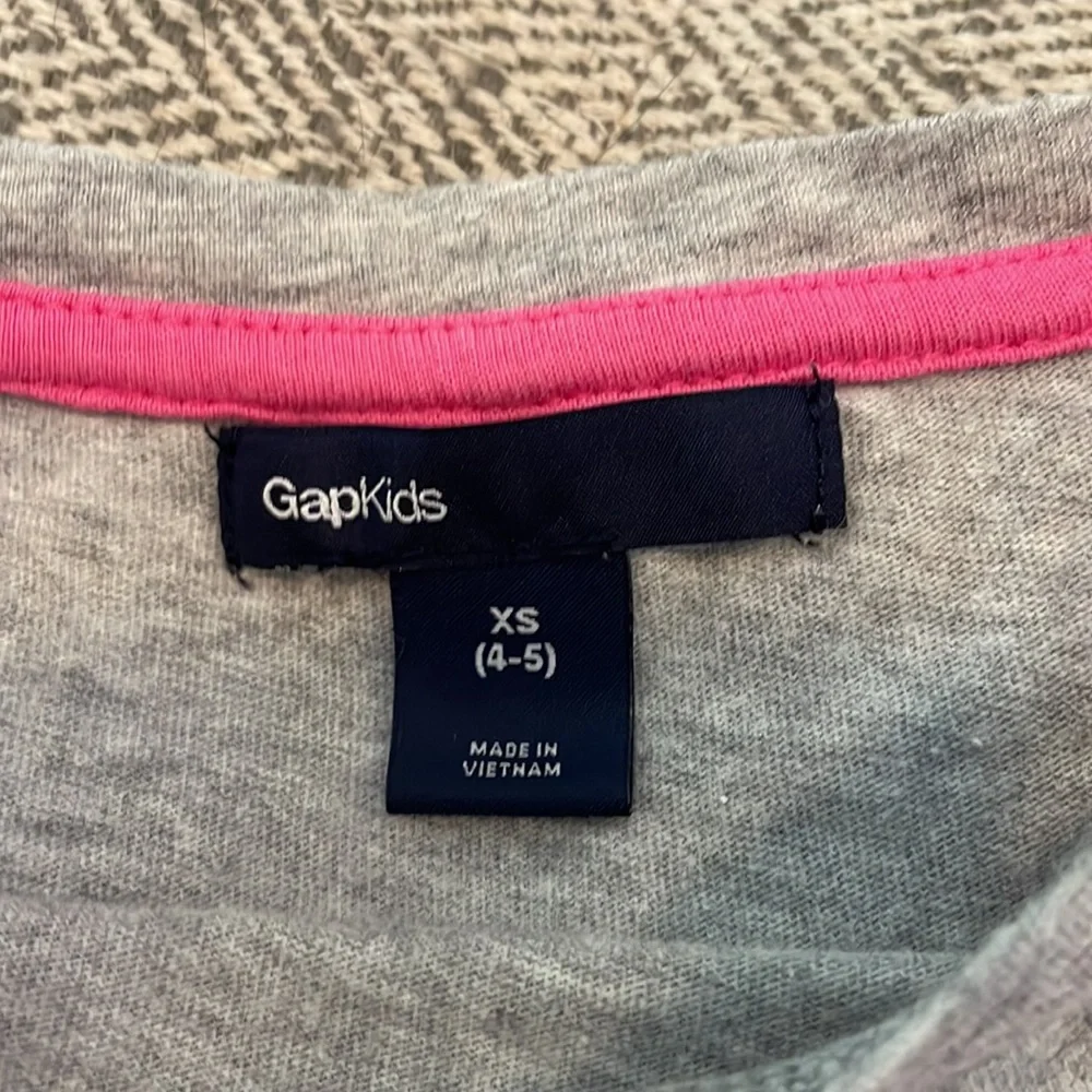 Gap shirt size 4-5